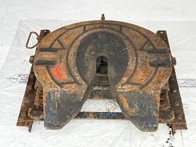 AIR SLIDE HOLLAND Fifth Wheel for a 2016 Freightliner Cascadia 125