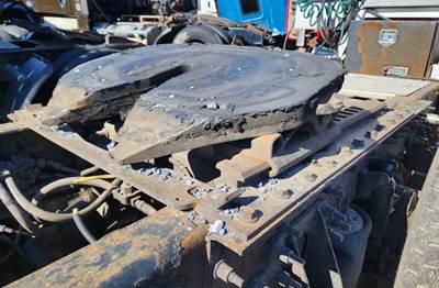 AIR SLIDE HOLLAND Fifth Wheel for a 2015 International 9900I