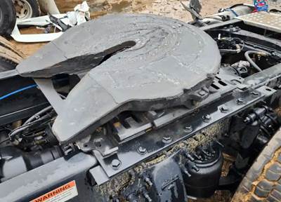 AIR SLIDE HOLLAND Fifth Wheel for a 2025 Freightliner Cascadia 126