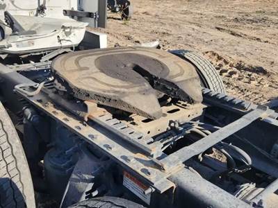 AIR SLIDE HOLLAND Fifth Wheel for a 2018 Freightliner Cascadia 126