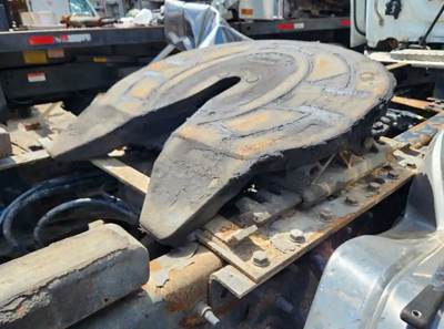 AIR SLIDE HOLLAND Fifth Wheel for a 2021 Freightliner Cascadia 126