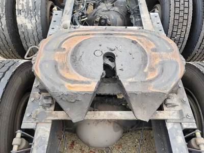 AIR SLIDE HOLLAND Fifth Wheel for a 2015 Volvo VNL