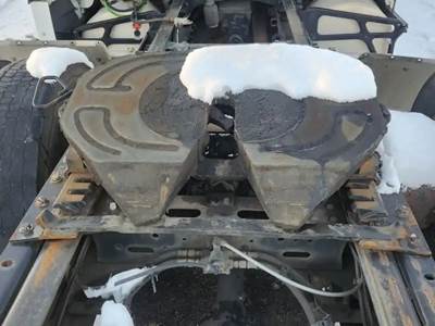 AIR SLIDE HOLLAND Fifth Wheel for a 2021 Freightliner Cascadia 126