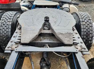 AIR SLIDE HOLLAND Fifth Wheel for a 2024 Freightliner Cascadia 126