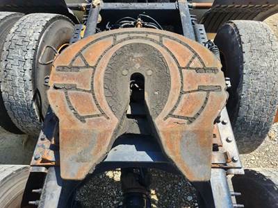 AIR SLIDE HOLLAND Fifth Wheel for a 2020 Volvo VNR64T