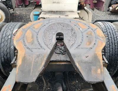 AIR SLIDE HOLLAND Fifth Wheel for a 1993 Freightliner FLD120