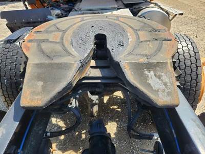 AIR SLIDE HOLLAND Fifth Wheel for a 2024 Freightliner Cascadia 126