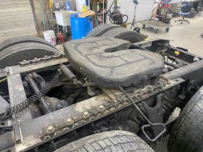 Fontaine AIR SLIDE Fifth Wheel for a 2017 International PROSTAR