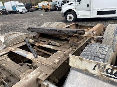 Fontaine AIR SLIDE Fifth Wheel for a 2006 Mack Vision CXN613