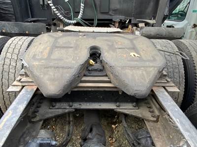 Fontaine AIR SLIDE Fifth Wheel for a 2014 Kenworth T680