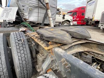 Fontaine AIR SLIDE Fifth Wheel for a 2008 Volvo VNL