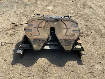 Fontaine AIR SLIDE Fifth Wheel for a 2004 Mack CH613