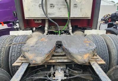 Fontaine AIR SLIDE Fifth Wheel for a 2016 Peterbilt 579