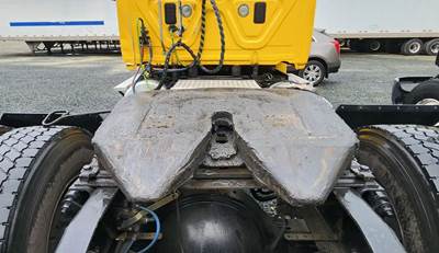 Fontaine AIR SLIDE Fifth Wheel for a 2016 Freightliner Cascadia 125