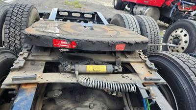 Fontaine CASCADIA 126 Fifth Wheel for a 2021 Freightliner Cascadia 126