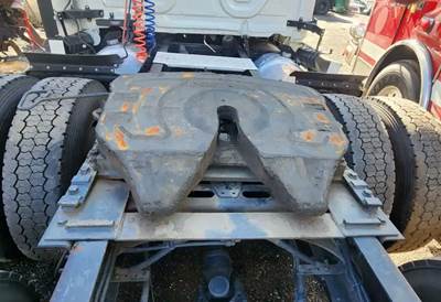 Fontaine Fifth Wheel for a 2015 Freightliner Cascadia 125