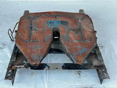 Fontaine Fifth Wheel for a 2015 International PROSTAR