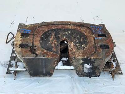 Fontaine Fifth Wheel for a 2013 Freightliner Cascadia 125