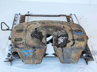 Fontaine Fifth Wheel for a 2011 Freightliner Cascadia 125