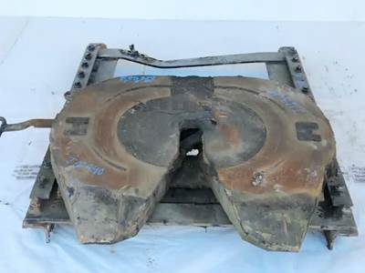 Fontaine Fifth Wheel for a 2016 Mack CXU613