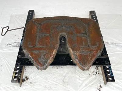 Fontaine STATIONARY Fifth Wheel for a 2013 International TranStar 8600