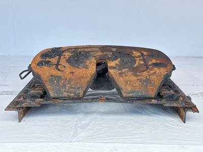 Holland AIR SLIDE Fifth Wheel for a 2015 Freightliner Cascadia 125