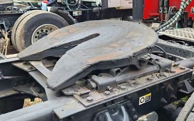 Holland Fifth Wheel for a 2019 Kenworth T680