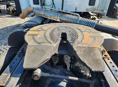 Holland Fifth Wheel for a 2018 Kenworth T680