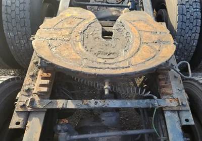 Holland Fifth Wheel for a 2019 Freightliner Cascadia 125