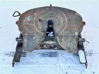 Holland Fifth Wheel for a 2014 Western Star 4700