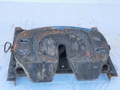 Holland Fifth Wheel for a 2015 Freightliner Cascadia 125