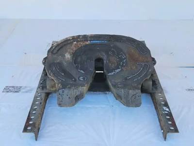 Holland Fifth Wheel for a 2009 International 9200I