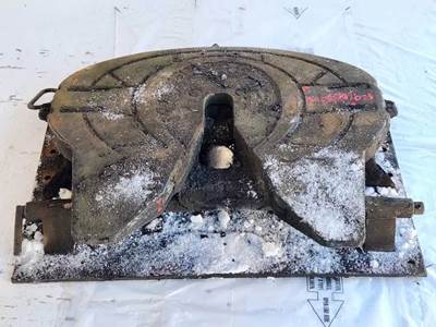 Holland Fifth Wheel for a 2019 Isuzu NPR