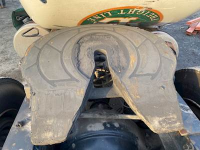 Holland STATIONARY Fifth Wheel for a 2011 Freightliner Cascadia 125