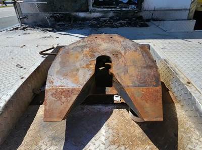 Holland STATIONARY Fifth Wheel for a 2002 Freightliner Columbia 120