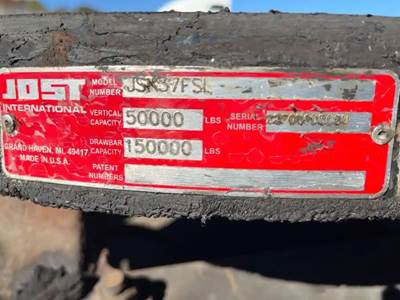 Jost JSK37FSL Fifth Wheel for a 2006 International 8500