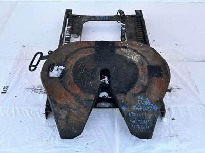 Jost JSK37HSL Fifth Wheel for a 1995 Kenworth T600