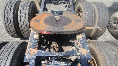 Jost JSK37HSL Fifth Wheel for a 2021 Kenworth T880