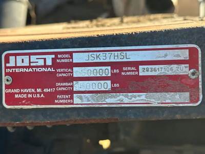 Jost JSK37HSL Fifth Wheel for a 2015 Kenworth T680