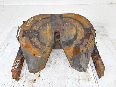 Jost JSK37USL Fifth Wheel for a 2012 Freightliner Cascadia 113