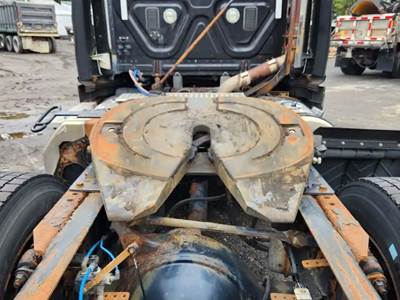 Jost Fifth Wheel for a 2015 Freightliner Cascadia 113