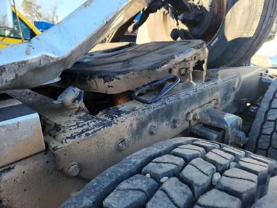 STATIONARY Fontaine Fifth Wheel for a 1985 Mack RS686LST