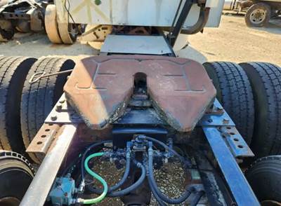 STATIONARY Fontaine Fifth Wheel for a 2004 International 9400I