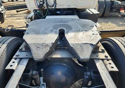 STATIONARY Fontaine Fifth Wheel for a 2005 International 4400
