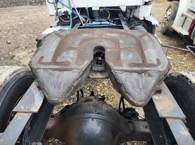 STATIONARY Fontaine Fifth Wheel for a 2020 Freightliner M2 106