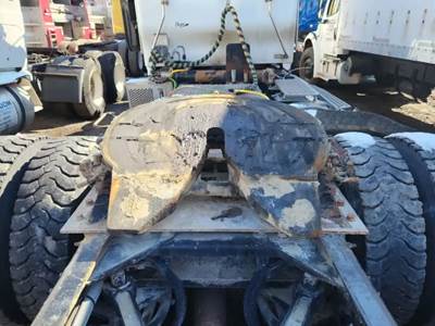 STATIONARY HOLLAND Fifth Wheel for a 2014 Kenworth T800