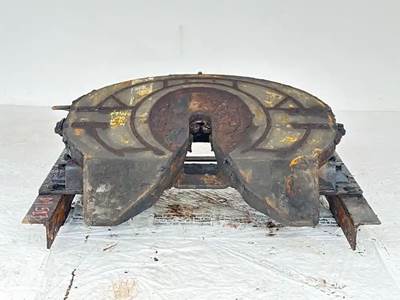 STATIONARY HOLLAND Fifth Wheel for a 2017 Kenworth T680