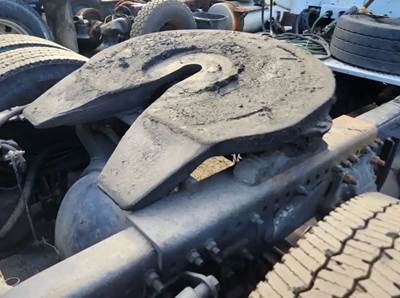 STATIONARY HOLLAND Fifth Wheel for a 2007 Freightliner Columbia 112