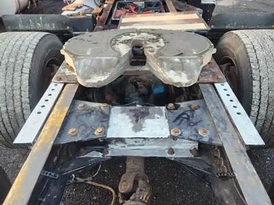 STATIONARY HOLLAND Fifth Wheel for a 2019 Kenworth T680