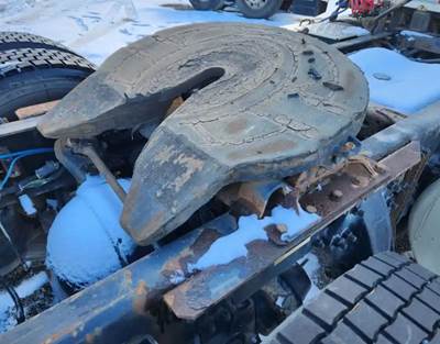 STATIONARY HOLLAND Fifth Wheel for a 2016 Freightliner Cascadia 113